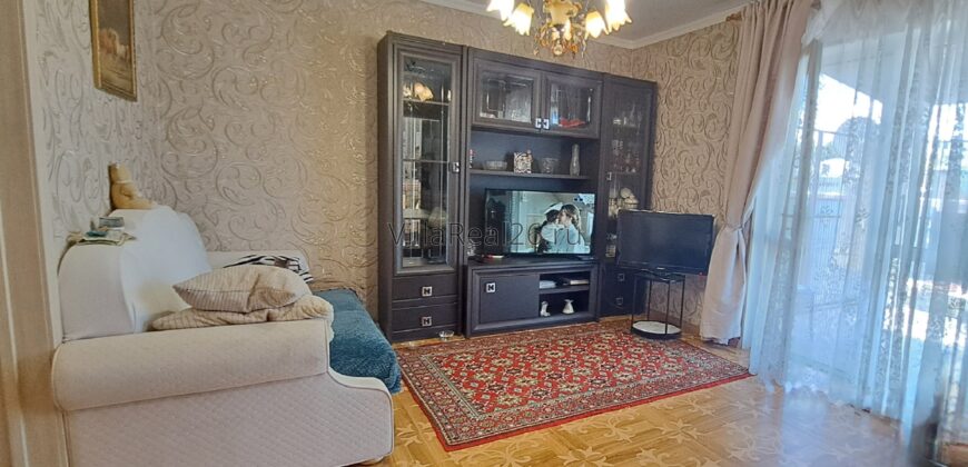 Коттедж с ремонтом, двор облагорожен