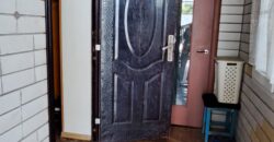 В продаже коттедж, РАЙОН 3-Й ШКОЛЫ, благоустроенный двор.