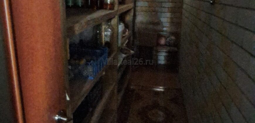 В продаже коттедж, РАЙОН 3-Й ШКОЛЫ, благоустроенный двор.