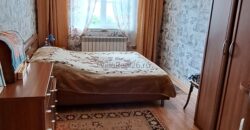 В продаже коттедж, РАЙОН 3-Й ШКОЛЫ, благоустроенный двор.