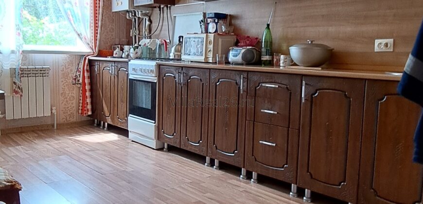 В продаже коттедж, РАЙОН 3-Й ШКОЛЫ, благоустроенный двор.