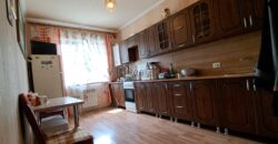 В продаже коттедж, РАЙОН 3-Й ШКОЛЫ, благоустроенный двор.