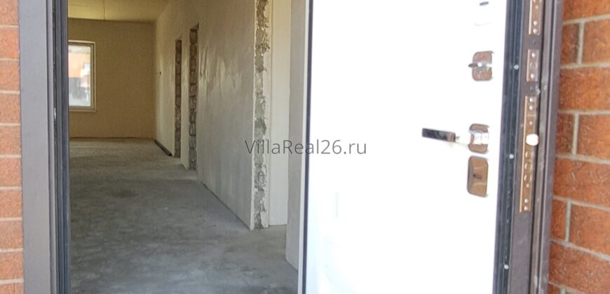 Дом, двор огорожен, ворота автоматика, видеонаблюдение