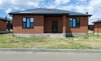 В продаже дом на асфальте