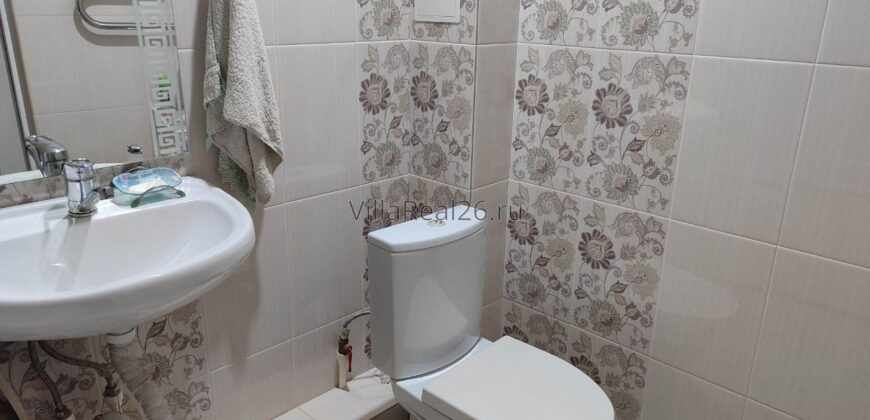 В продаже таунхаус с хорошим косметическим ремонтом. Ухоженный участок.