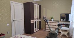 В продаже таунхаус с хорошим косметическим ремонтом. Ухоженный участок.