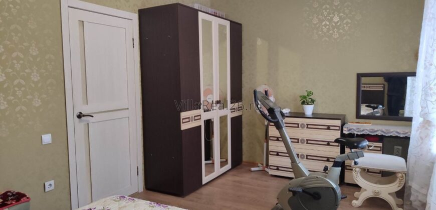В продаже таунхаус с хорошим косметическим ремонтом. Ухоженный участок.