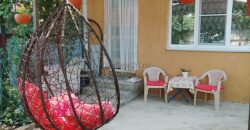 В продаже таунхаус с хорошим косметическим ремонтом. Ухоженный участок.