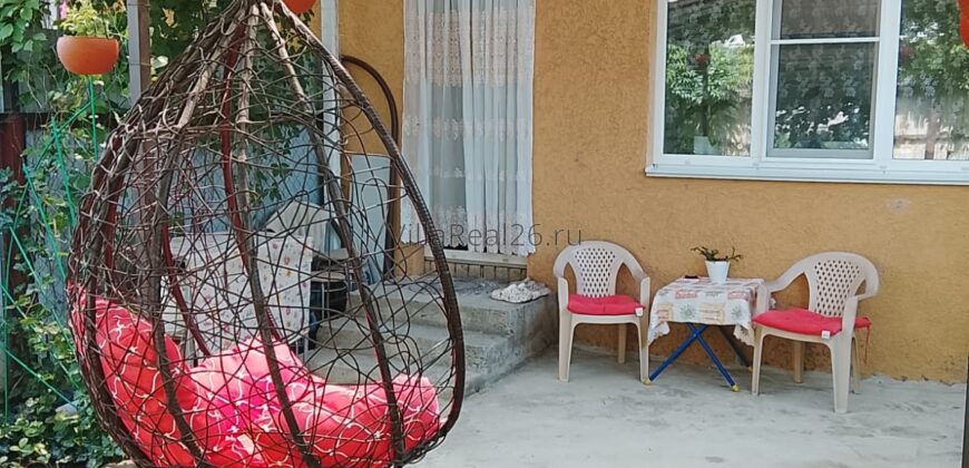 В продаже таунхаус с хорошим косметическим ремонтом. Ухоженный участок.
