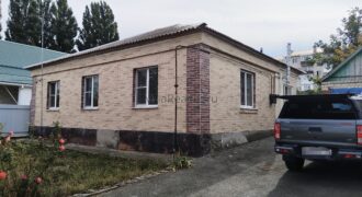 Дом рядом со школой