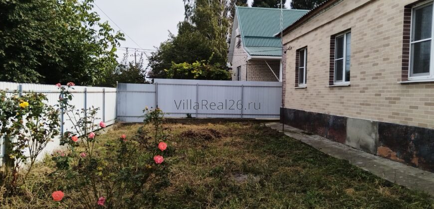 Дом рядом со школой